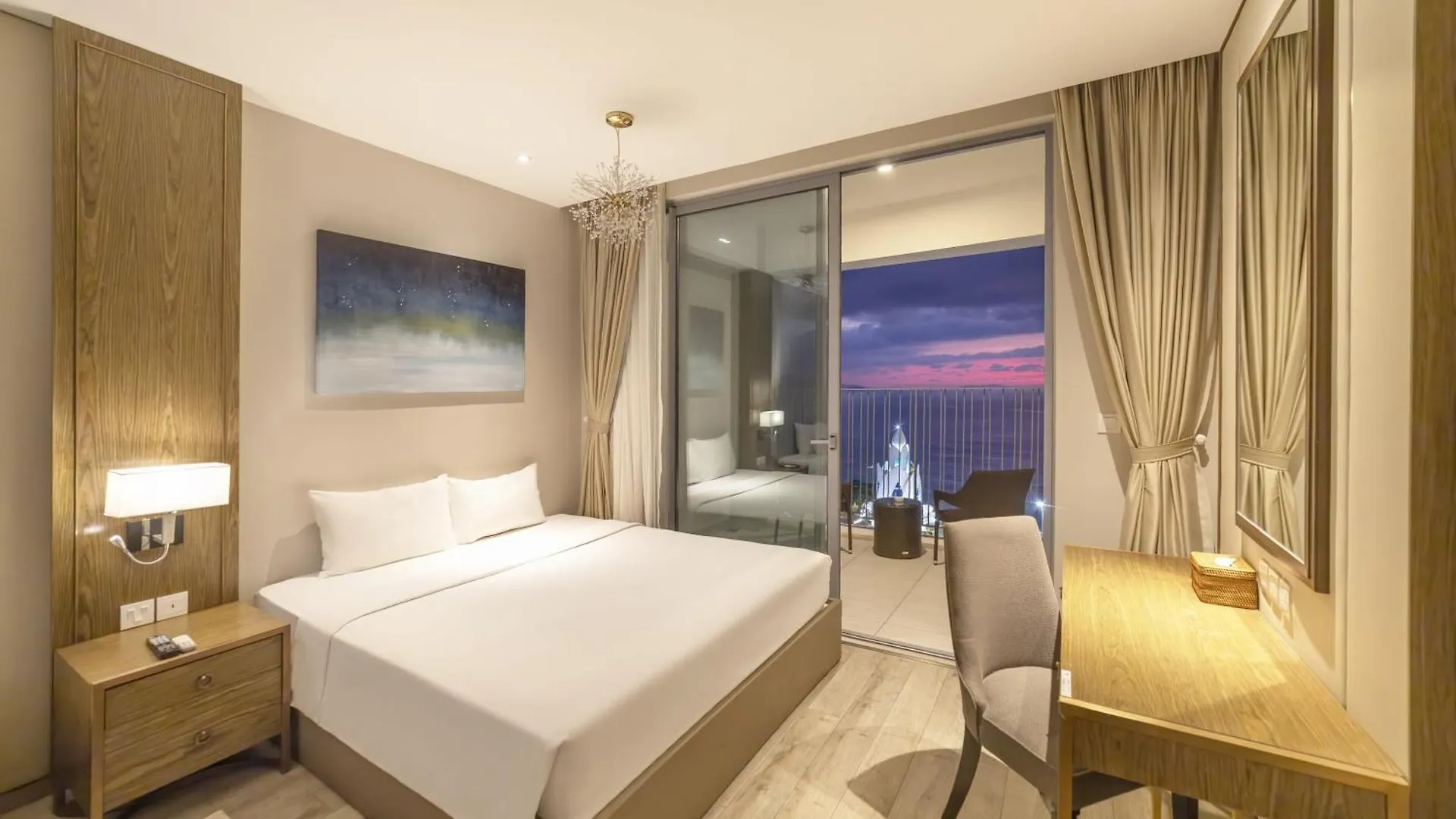 Lyn Premier Studio Panorama Nha Trang