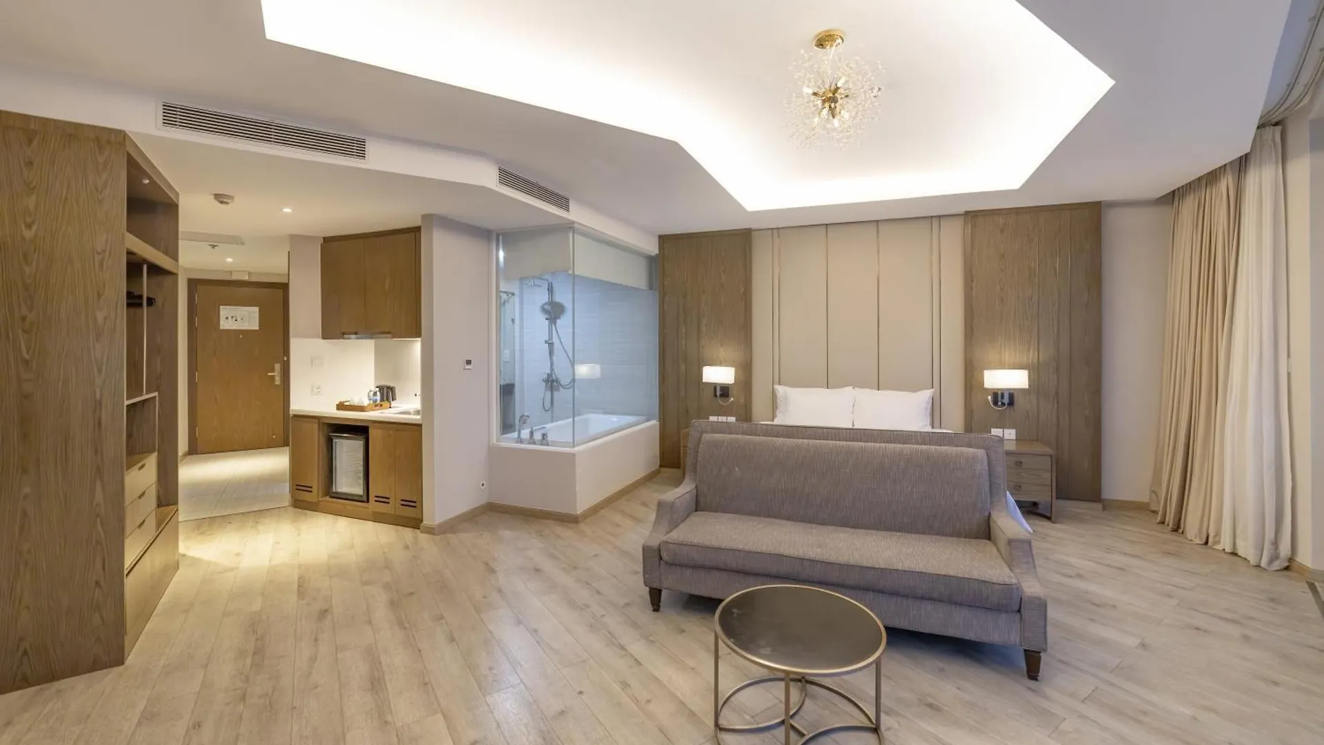 Lyn Premier Studio Panorama Nha Trang 0*,  Vietnam