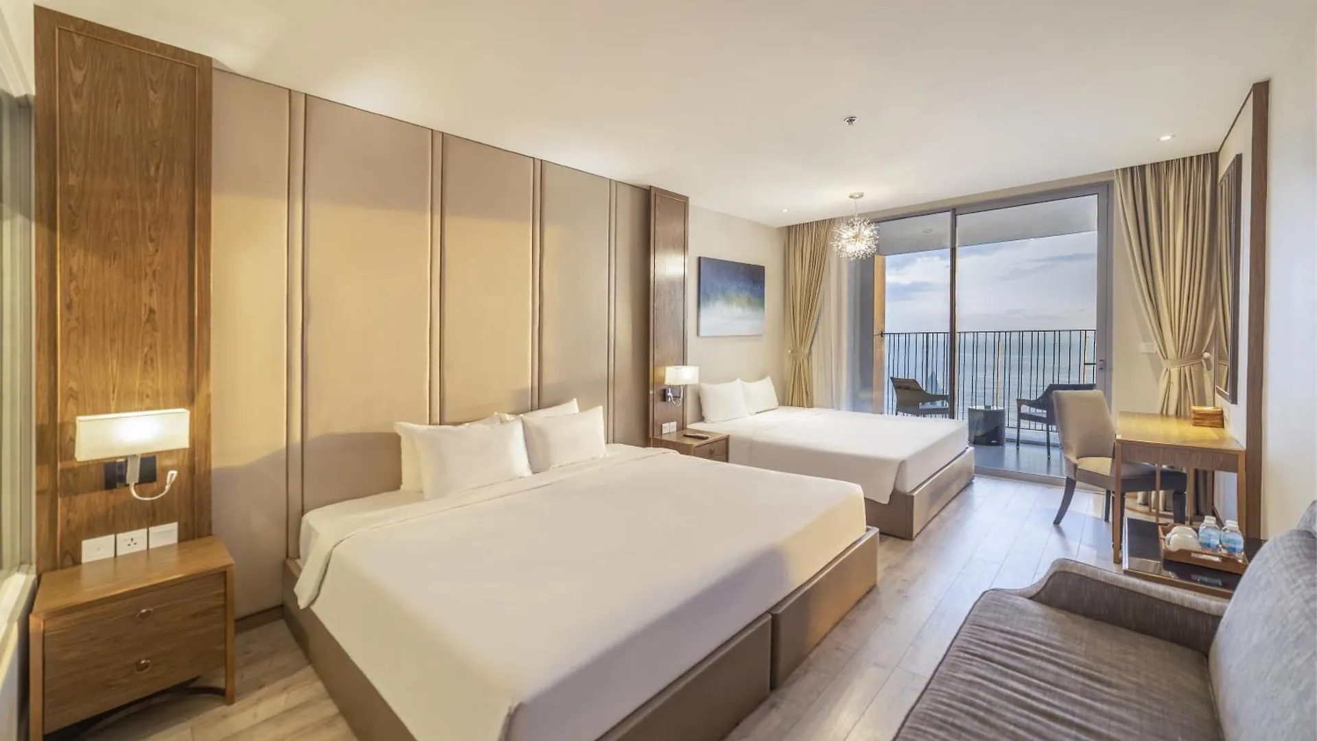 Lyn Premier Studio Panorama Nha Trang