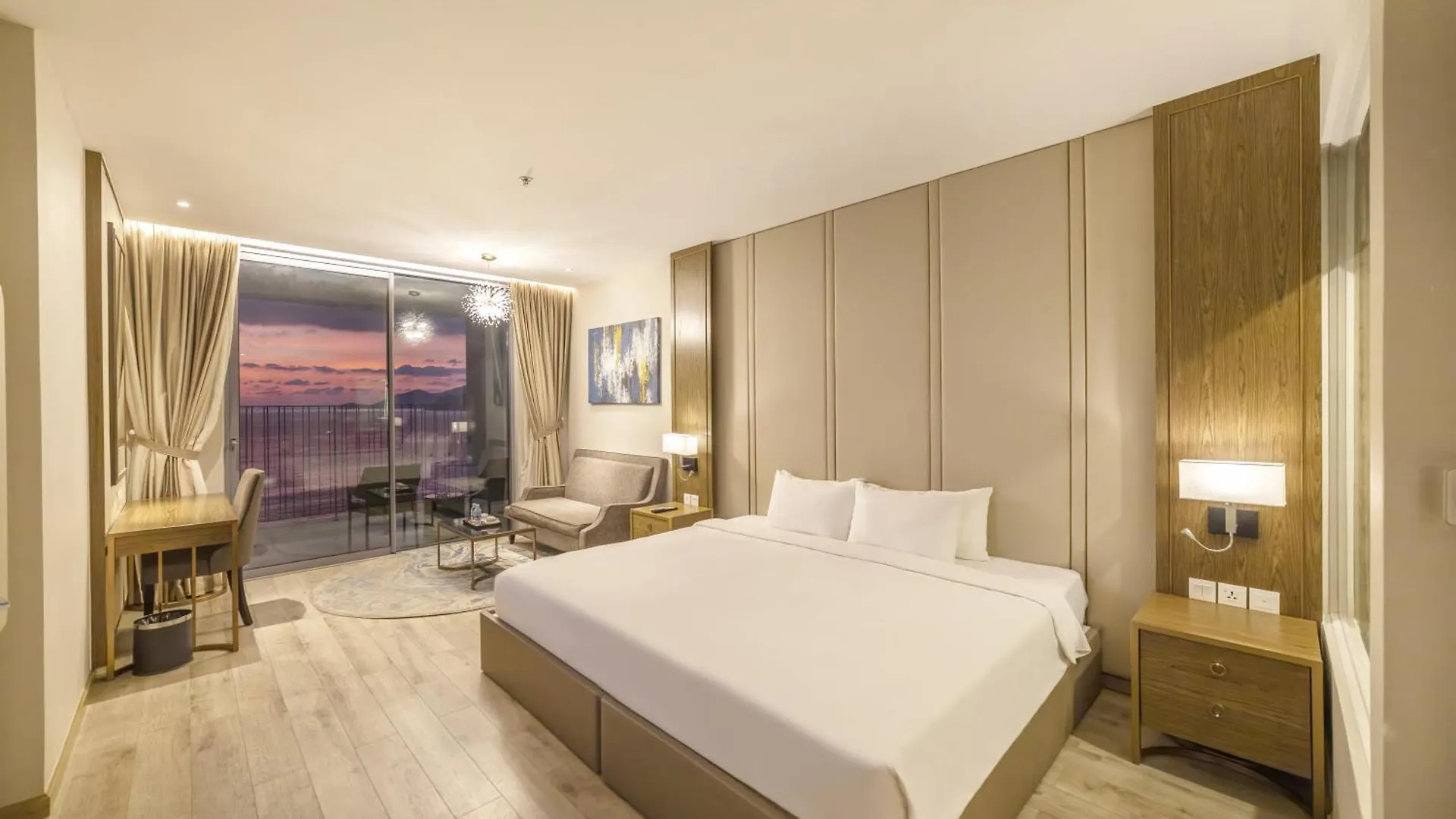 Lyn Premier Studio Panorama Nha Trang